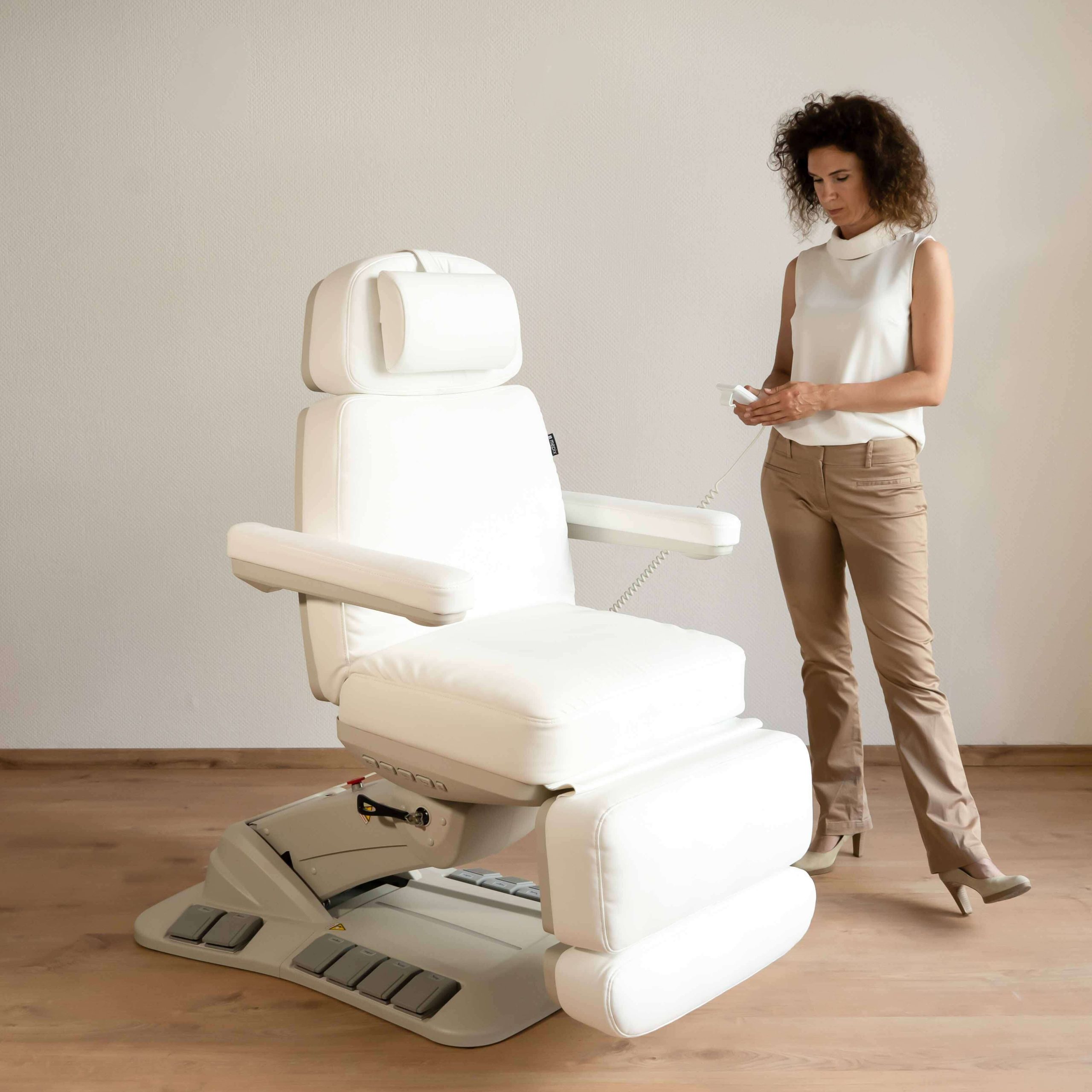 Behandlungsliege Premium Callao PRO 4 Motoren mit Sitzheizung & Memory Funktion – Bild 6