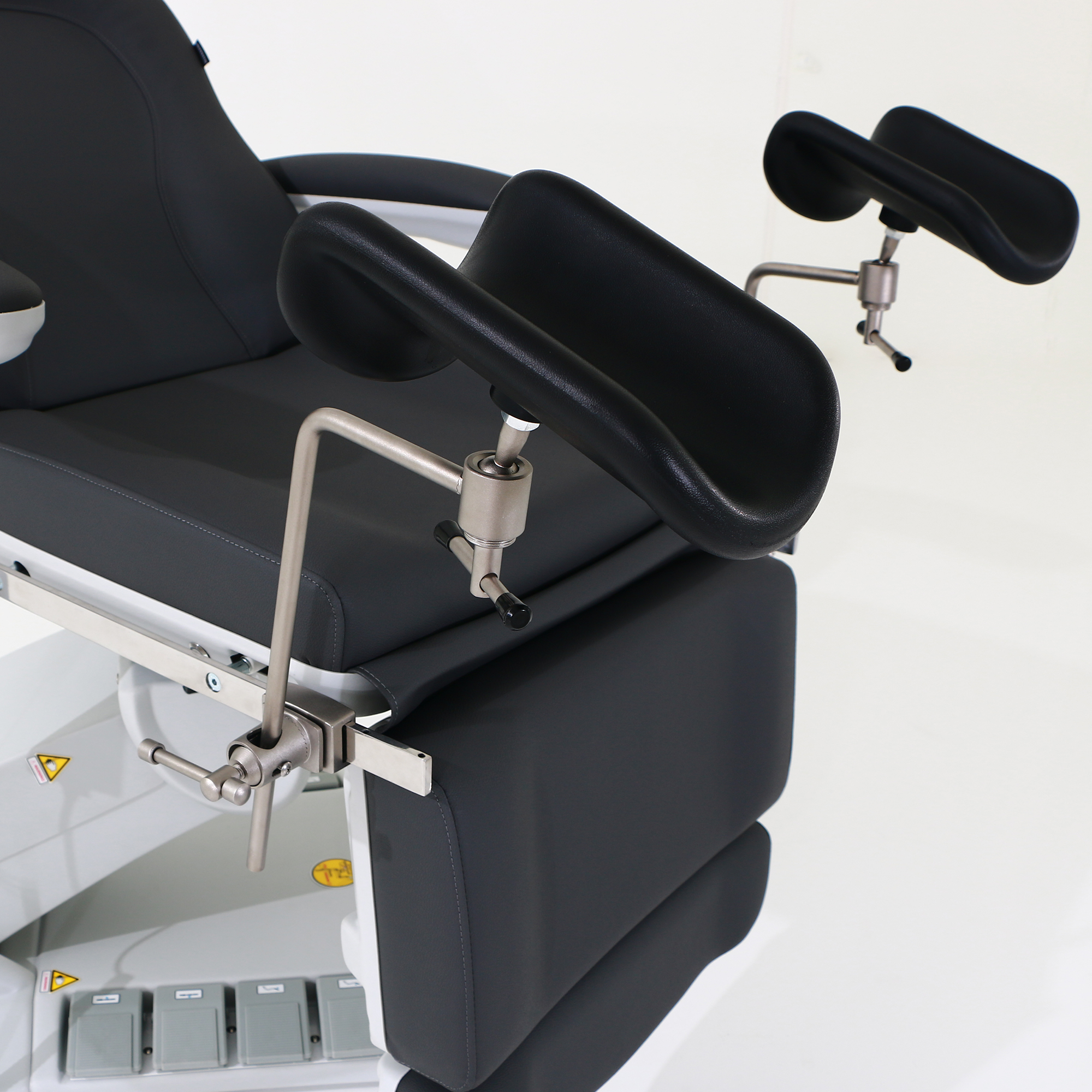 Elektrischer Gynäkologie-Stuhl GYNA | drehbar | 4 Motoren – Bild 3
